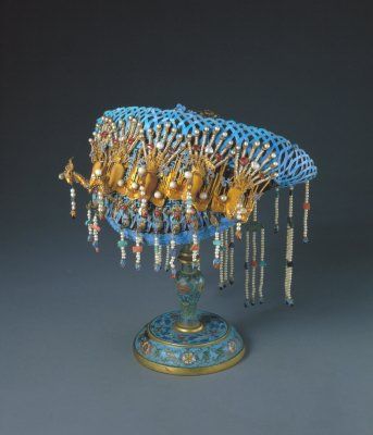 清代皇家帽架被当灯座50年 以近500万元拍卖