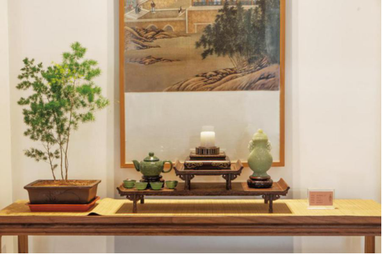 北京故宫博物院宝蕴楼展出《故宫乾隆三宝》