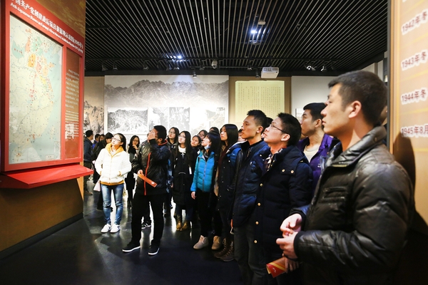 11月20日至12月20日，中国人民抗日战争纪念馆举办首都大学生“忆抗战学党史 强党性”党课活动月，在大学生中引起强烈反响。记者 贾宁 摄