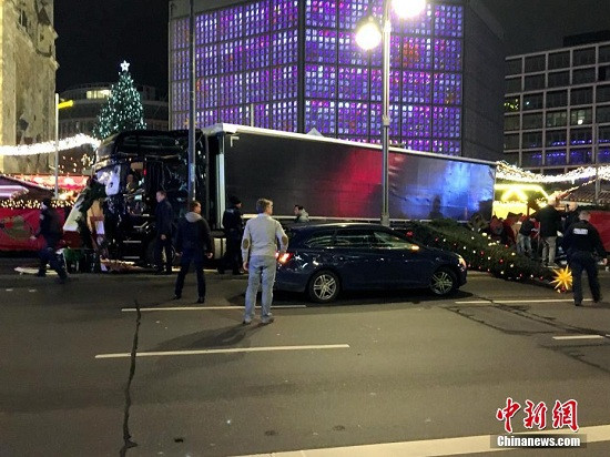 德国柏林发生卡车冲撞人群事件造成至少9死50伤