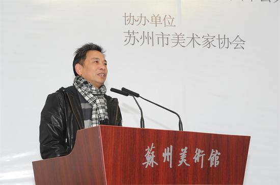 双年展评委代表、中国美术学院教授顾迎庆 介绍评选情况