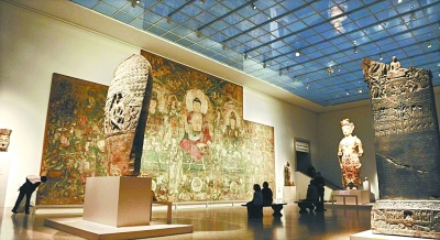 大厅正面的巨幅元代壁画《药师佛佛会图》出自广胜下寺