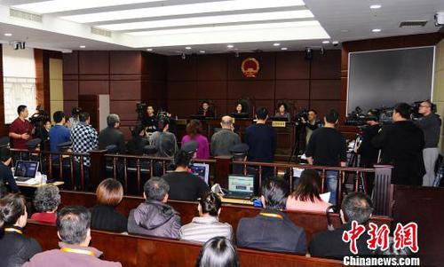 上海新生儿信息贩卖案一审9日在浦东法院宣判。图为庭审现场。　富心振 摄