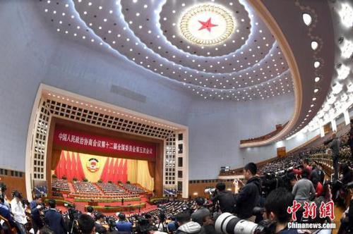 3月3日，全国政协十二届五次会议在北京人民大会堂开幕。<a target='_blank' href='http://www.chinanews.com/'>中新社</a>记者 侯宇 摄