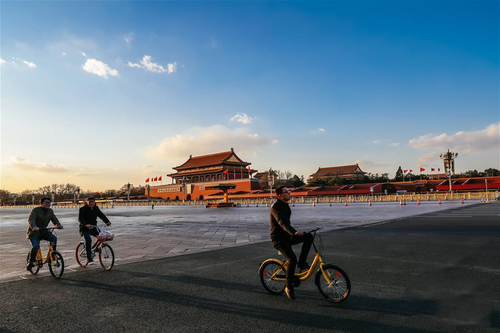 这是3月5日拍摄的北京天安门城楼和长安街。 新华社记者张铖摄无水印
