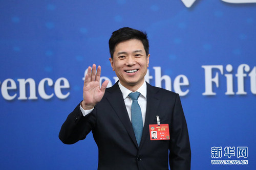 图为全国政协委员，全国工商联副主席，百度公司董事长兼首席执行官李彦宏。