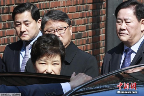 韩国前总统朴槿惠被批捕 检方陈列三大拘捕理