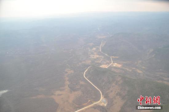这场过境大火4月30日发生在内蒙古大兴安岭林区（中国与俄罗斯边境线附近）。 武警内蒙古森林总队大兴安岭支队 供图