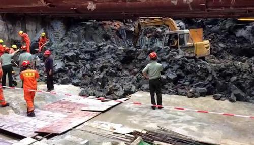 深圳一地铁施工区域局部坍塌 有3名工人被困