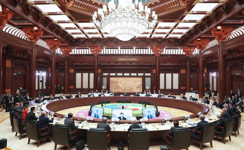 225月15日，“一带一路”国际合作高峰论坛在北京雁栖湖国际会议中心举行圆桌峰会，国家主席习近平主持会议并致辞。新华社记者 马占成 摄