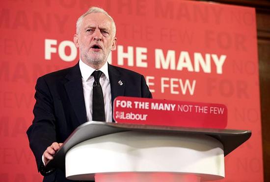 5月26日，英国工党领袖科尔宾在伦敦举行的竞选集会上发表讲话。（新华/美联）