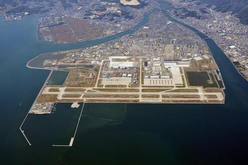 日本岩国市决定接受美军61架舰载机分批次转移至岩国基地