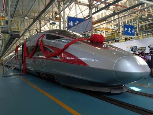 中国标准动车组“复兴号”亮相 明天将在京沪高铁首发