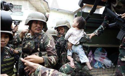 中国向陷战乱的马拉维市捐款 赠菲5000万元武