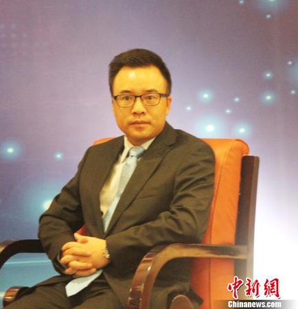 图为印尼中国商会总会会长刘城出席论坛。　林永传 摄