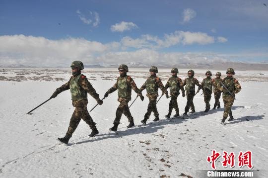 西藏退伍老兵连续五年返藏感恩警营难忘“阿里情”