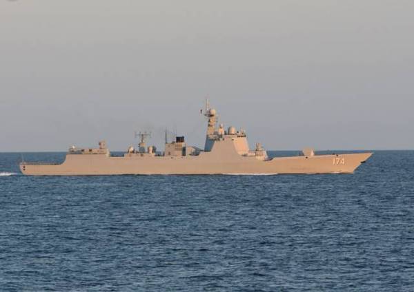 北约发布与中国舰队相遇照片 打招呼表示欢迎