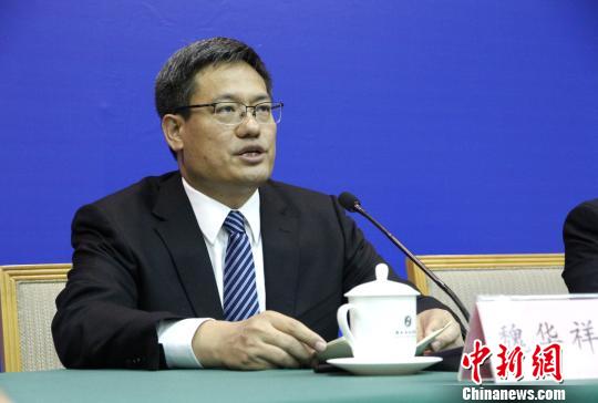 山东省政府副秘书长魏华祥在当天的发布会上介绍相关情况。　沙见龙 摄