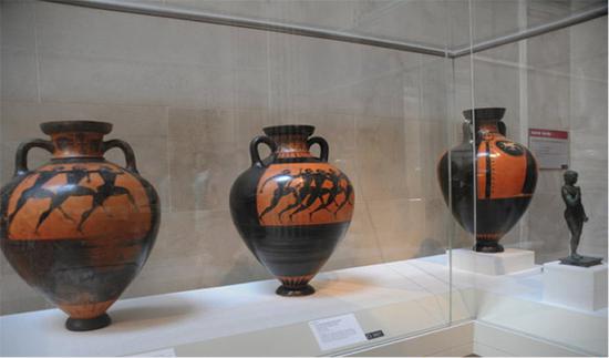 雅典黑绘运动人物纹饰双耳瓶 公元前560—550年 纽约大都会博物馆藏