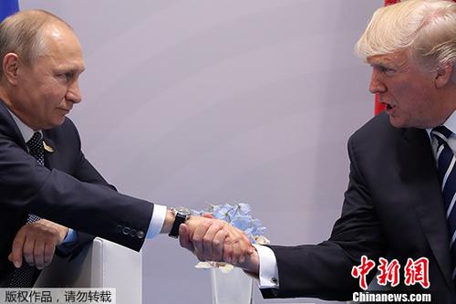 当地时间2017年7月7日，德国汉堡，美国总统特朗普与俄罗斯总统普京会晤。