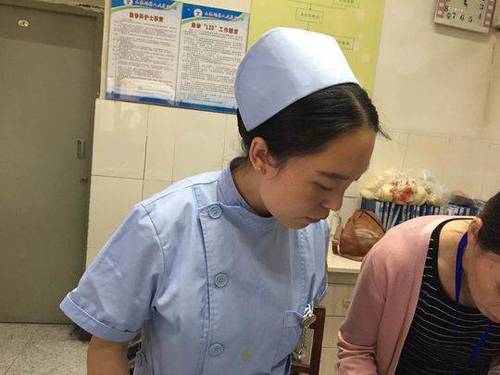 九寨沟护士怀孕7月参与抢救:忙起来忘记自己怀孕