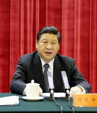 2013年12月26日，中共中央在北京人民大会堂举行纪念毛泽东同志诞辰120周年座谈会。中共中央总书记、国家主席、中央军委主席习近平发表重要讲话。