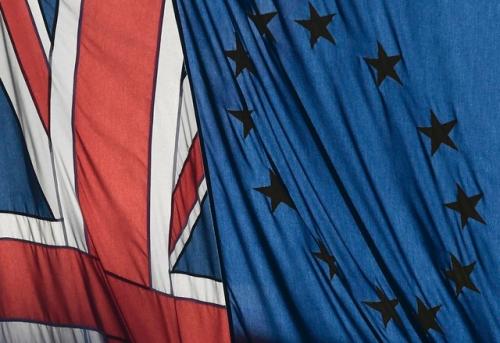 资料图：英国与欧盟旗帜