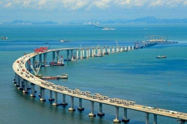 港珠澳大桥主体工程全线贯通