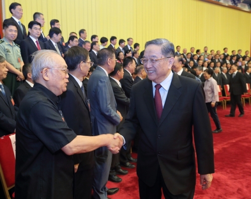 9月6日，全国政协主席俞正声在北京会见政协第十二届全国委员会优秀提案和先进承办单位获奖代表并讲话。