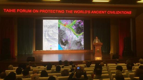9月20日，秘鲁国家考古、人类学与历史博物馆馆长伊万·赫西在太和·世界古代文明保护论坛上发言。
