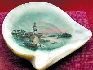 19世纪描绘珠江航道以及琶洲塔的珍珠母水粉画