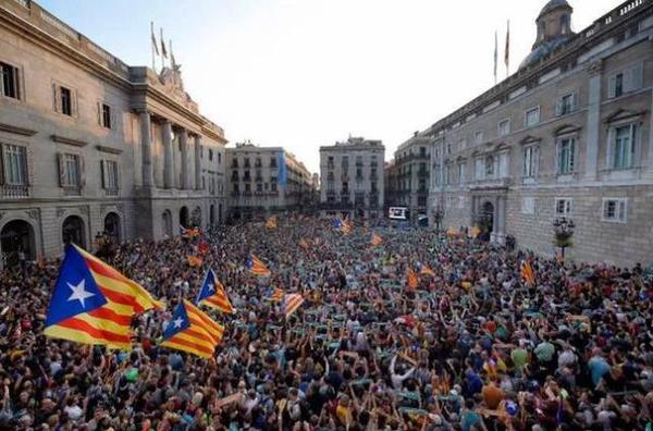 西班牙加泰独立成闹剧 欧洲分裂主义罪魁祸首是自己
