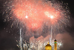 文莱举行焰火表演庆祝苏丹哈桑纳尔登基50周年