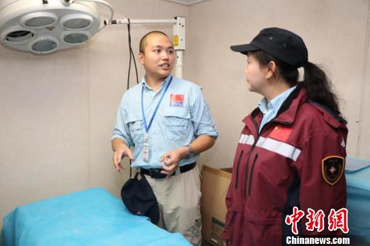 上海医生随雪龙号出征将建极地医生选拔库护航极地科考
