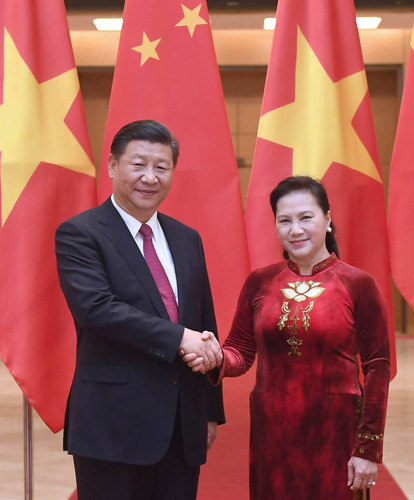 （时政）习近平会见越南国会主席阮氏金银