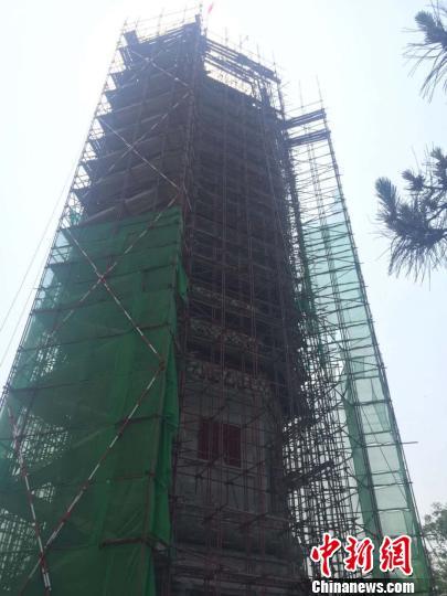 图为正在修缮的燃灯塔。北京市通州区供图