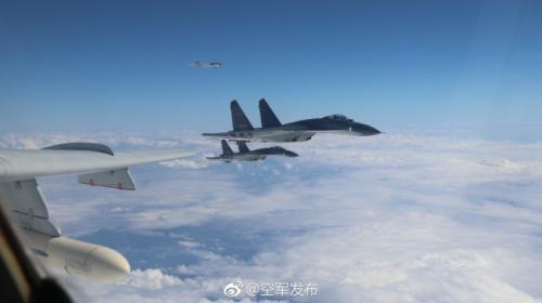 图片来源：中国空军官方微博。