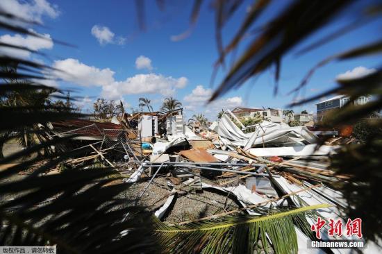 2017年9月12日，美国佛罗里达州一幢被飓风“伊尔玛”摧毁的房子的残骸。