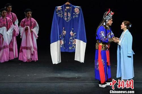 资料图：现代京剧《青衣》亮相第八届中国京剧艺术节。彭鹏 摄