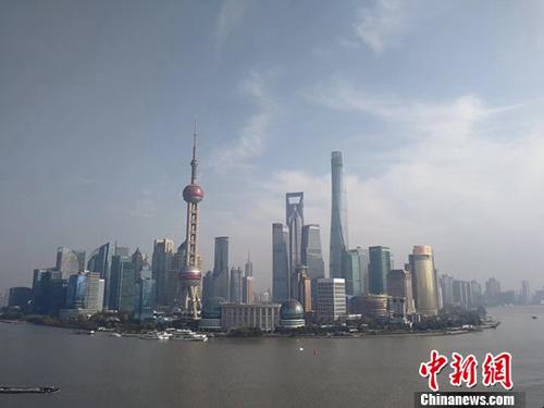 资料图：上海东方明珠建筑群。<a target='_blank' href='http://www.chinanews.com/'>中新社</a>记者 汤彦俊 摄