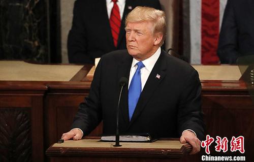 当地时间2018年1月30日，美国华盛顿，美国总统特朗普抵达国会，准备发表首次国情咨文。