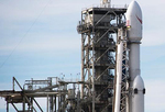 SpaceX“猎鹰”重型火箭将发射 送特斯拉跑车去太空