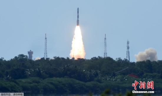 资料图：2016年6月22日，印度空间研究组织(ISRO)成功利用PSLV-C34运载火箭将20颗卫星送入太空。