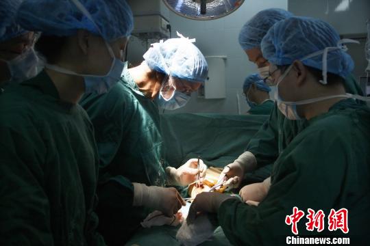 国际骨科专家将来烟台为中国残疾儿童免费手术（图）