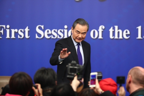 （5）外交部长王毅就中国外交政策和对外关系回答中外记者提问