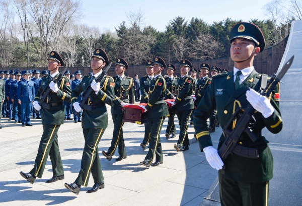 （5）第五批在韩中国人民志愿军烈士遗骸在沈阳安葬