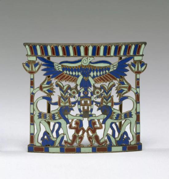 蒂芙尼“埃及风”珐琅彩银胸针 　　现藏于美国巴尔的摩华特艺术馆