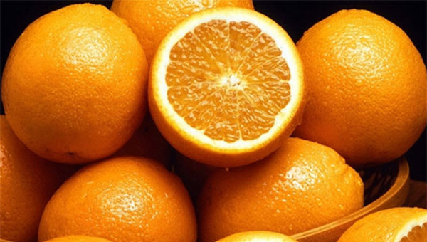 柑橘类水果适合放床头 散发香味能助眠