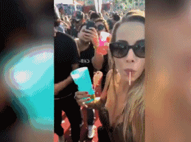 女孩派对上自拍 却拍到1个男人在她饮料里扔不明物