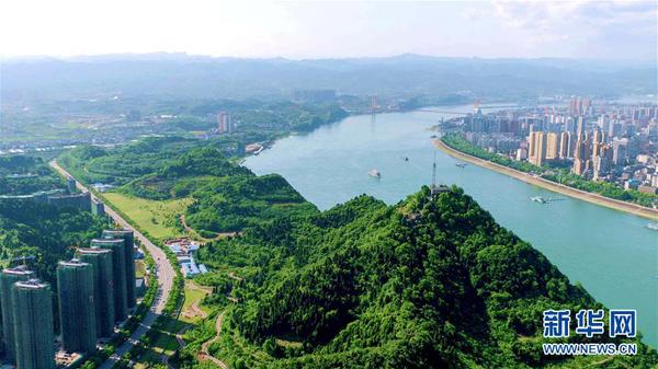 4月27日无人机拍摄的长江干线宜昌段。长江是中华民族的母亲河。